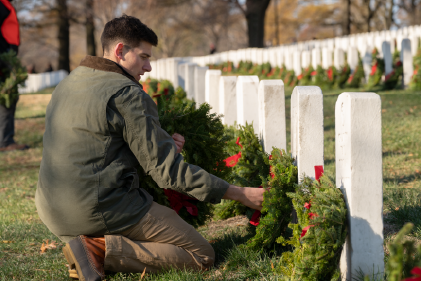 wreaths-across-america-4_420x280