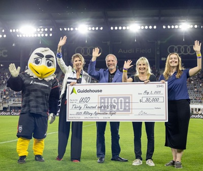 dcu-military-appreciation-night-photo400x338