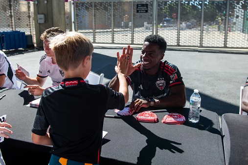 DCUnited-FamilyDay-400x338