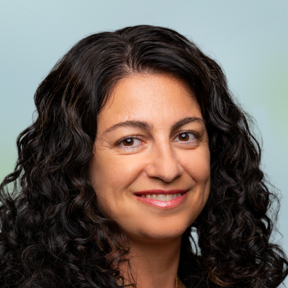 hernandez-kelly-headshot-26