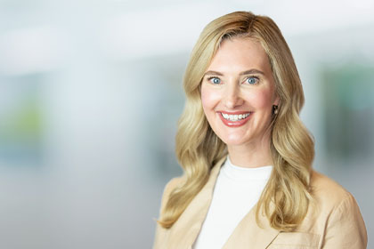 Headshot-Leigh Sheldon 420x280