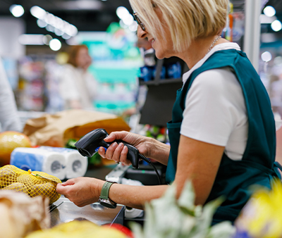 woman scamming groceries